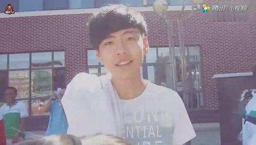 毕雯珺吃瓜娱乐视频